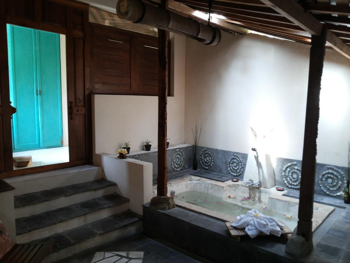 Puri Brata Hotel Bãi biển Bãi biển Parangtritis Ngoại thất bức ảnh