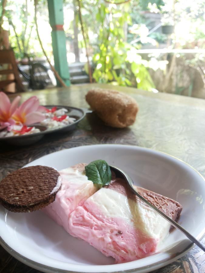 Puri Brata Hotel Bãi biển Bãi biển Parangtritis Ngoại thất bức ảnh